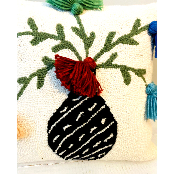 New with Tags Peking Handicraft Hook Pillow 15" x 15" Floral Vase Design - Picture 4 of 9